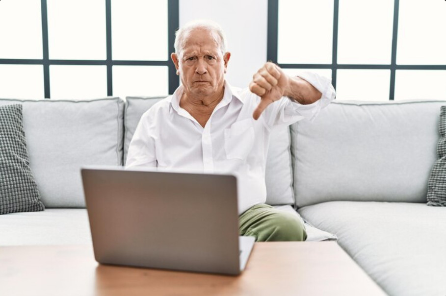 Les erreurs à éviter face un avis négatif sur internet